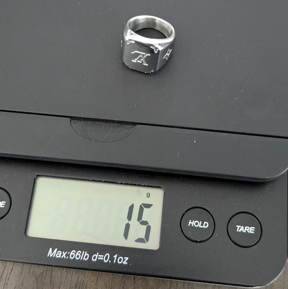 LV Louis Vuitton signature monogram signet ring, large, US7, EU54, N½, 14 unisex - Picture 12 of 14